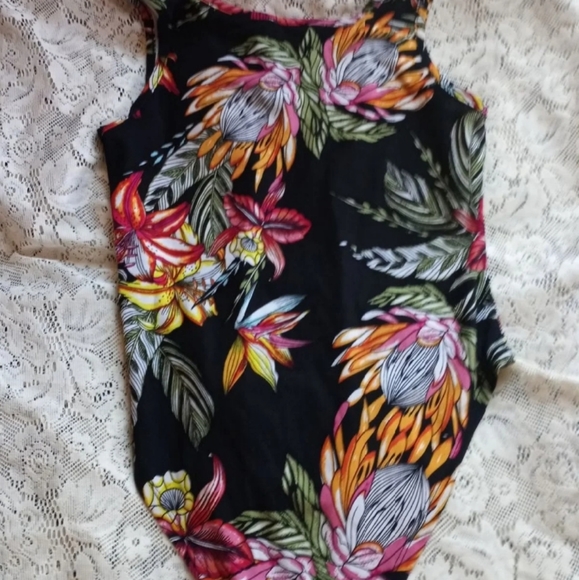 Bold black and floral print bodysuit - Picture 3 of 8